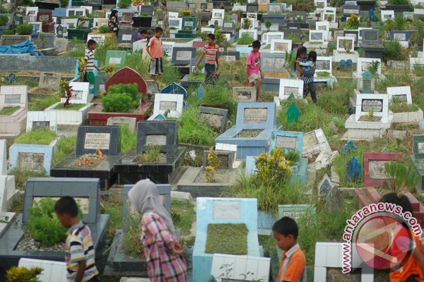 Ada berkah Ramadan di pemakaman Ada berkah Ramadan di pemakaman