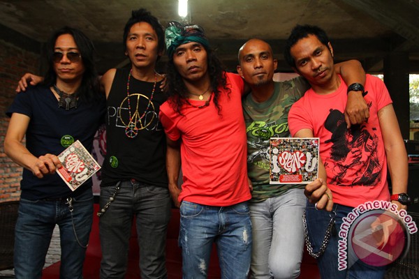 Slank jadi tokoh novel politik Slank jadi tokoh novel politik
