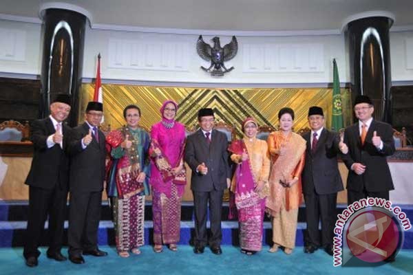 OJK sejarah baru sektor keuangan Indonesia OJK sejarah baru sektor keuangan Indonesia