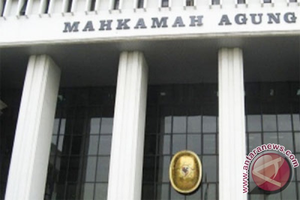 Gaji hakim Indonesia tertinggi se-Asia Gaji hakim Indonesia tertinggi se-Asia