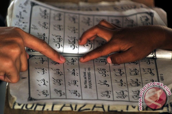 PNS wajib baca tulis Al Quran PNS wajib baca tulis Al Quran