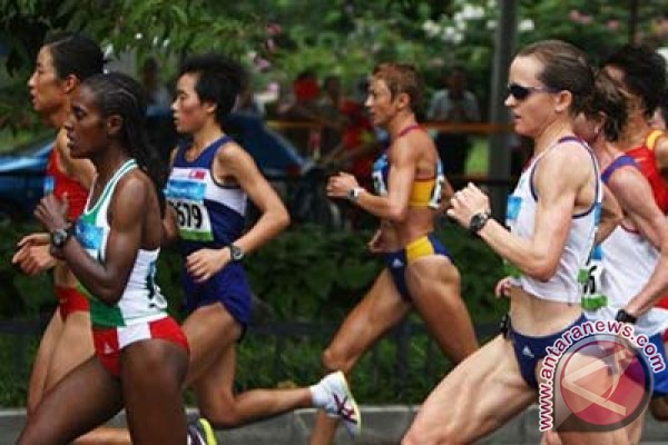 Lari maraton di jalanan London Lari maraton di jalanan London