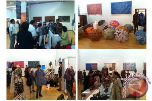 Batik Indonesia dipemarkan di musium Jepang Batik Indonesia dipemarkan di musium Jepang