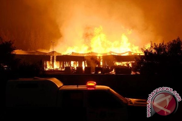 Kemlu pastikan tak ada WNI korban kebakaran masjid Joplin Kemlu pastikan tak ada WNI korban kebakaran masjid Joplin