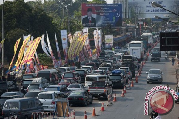 Waktu tempuh Jakarta-Semarang 41 jam Waktu tempuh Jakarta-Semarang 41 jam