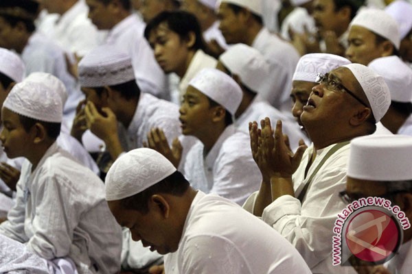 Pengurus masjid gelar zikir bersama sambut Tahun Baru Pengurus masjid gelar zikir bersama sambut Tahun Baru