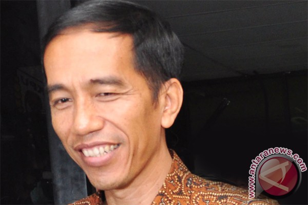 Gitar bas Jokowi akhirnya jadi milik negara - 2012100122
