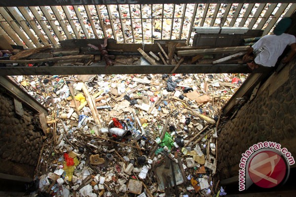Sampah organik rumah tangga "lukai" sungai - ANTARA News