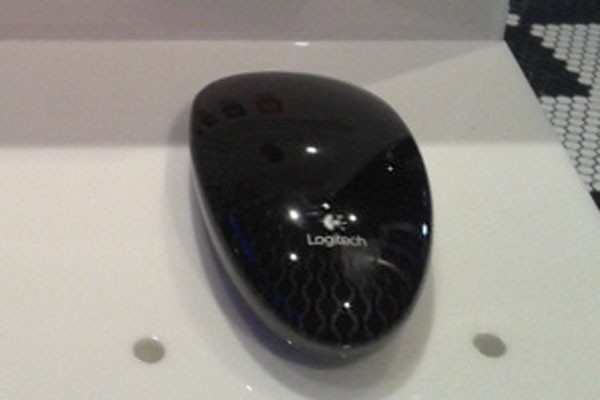 Navigasi sentuh Windows 8 jadi maksimal dengan mouse T620 Logitech Navigasi sentuh Windows 8 jadi maksimal dengan mouse T620 Logitech