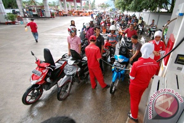 Harga BBM naik untuk mobil pribadi Harga BBM naik untuk mobil pribadi