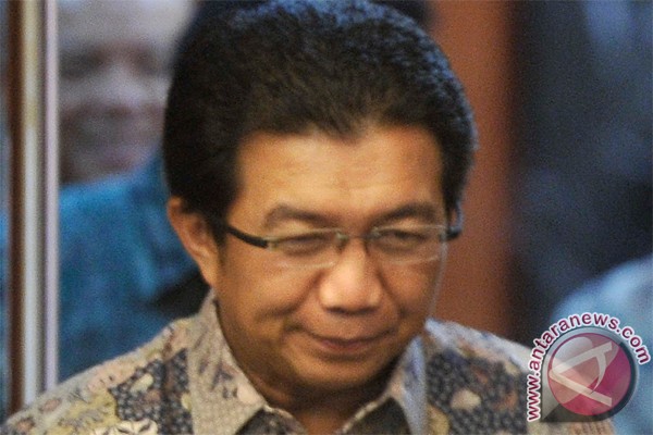 OJK resmi mulai tugas pengawasan pasar modal OJK resmi mulai tugas pengawasan pasar modal