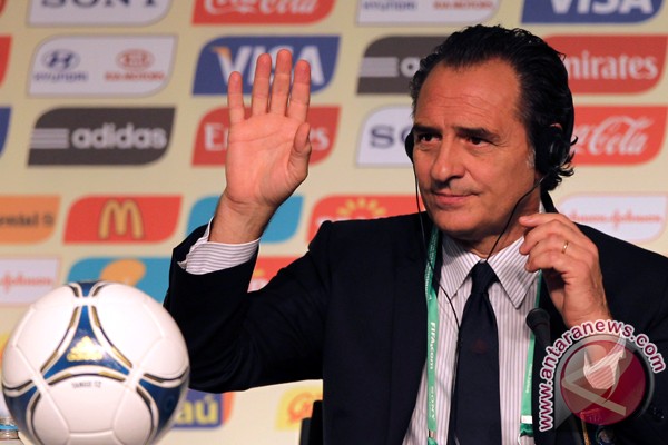 Piala Konfederasi 2013: Italia, Prandelli, Putri Cinderella Piala Konfederasi 2013: Italia, Prandelli, Putri Cinderella