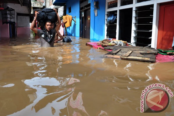 Kondisi Banjir Kampung Pulo Terkini foto Banjir Kampung Pulo Terkini