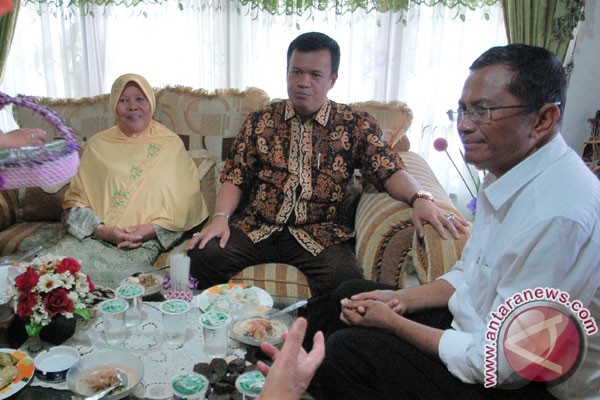 Dahlan meminta maaf pada keluarga besar El Qudsi Dahlan meminta maaf pada keluarga besar El Qudsi