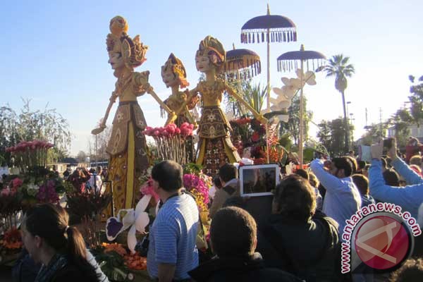 Indonesia raih penghargaan di parade bunga Pasadena Indonesia raih penghargaan di parade bunga Pasadena