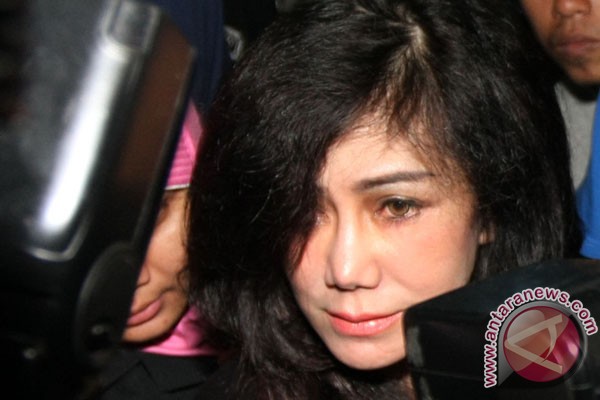 Ibu Raffi Ahmad kembali besuk ke BNN Ibu Raffi Ahmad kembali besuk ke BNN