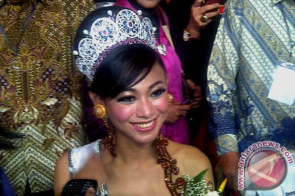 Puteri Indonesia ikuti Miss Universe 2013 di Moskow Puteri Indonesia ikuti Miss Universe 2013 di Moskow