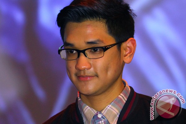 Afgan duet dengan Maudy Ayunda di Makassar Afgan duet dengan Maudy Ayunda di Makassar