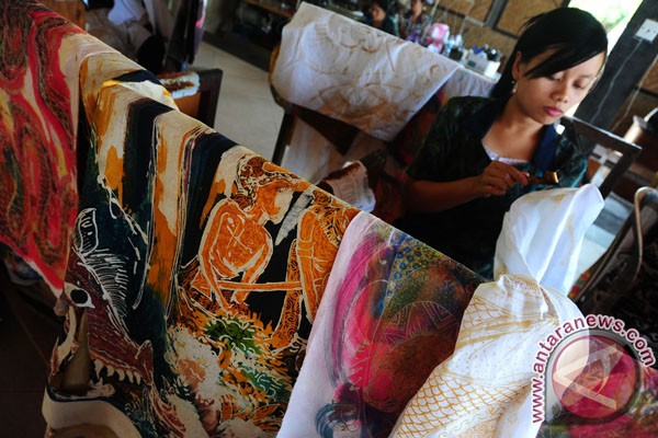 Pengrajin Seririt pamer kain mastuli di Pesta Kesenian Bali