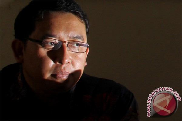 Fadli Zon kembali buat puisi, siapa disindir? Fadli Zon kembali buat puisi, siapa disindir?