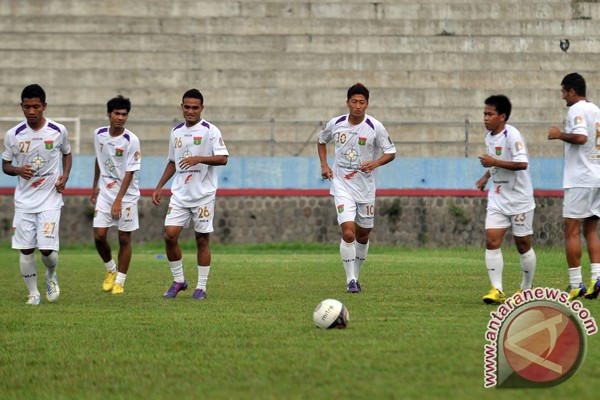 Persija tundukkan Persita Tangerang 1-0 Persija tundukkan Persita Tangerang 1-0