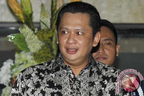 Legislator menduga kelangkaan BBM terkait Pemilu 2013 Legislator menduga kelangkaan BBM terkait Pemilu 2013