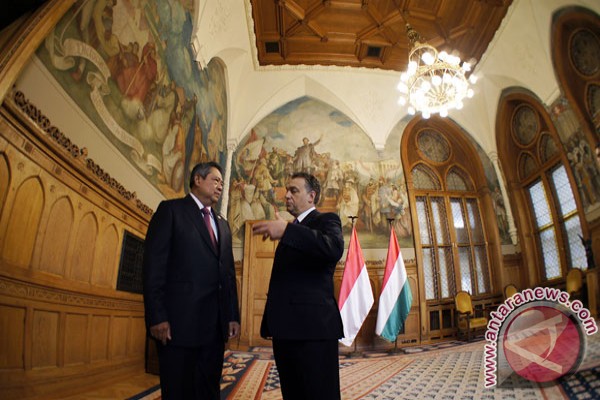 Presiden Yudhoyono menuju Hungaria Presiden Yudhoyono menuju Hungaria