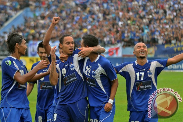 PSIS kalahkan Persibat 2-1 PSIS kalahkan Persibat 2-1
