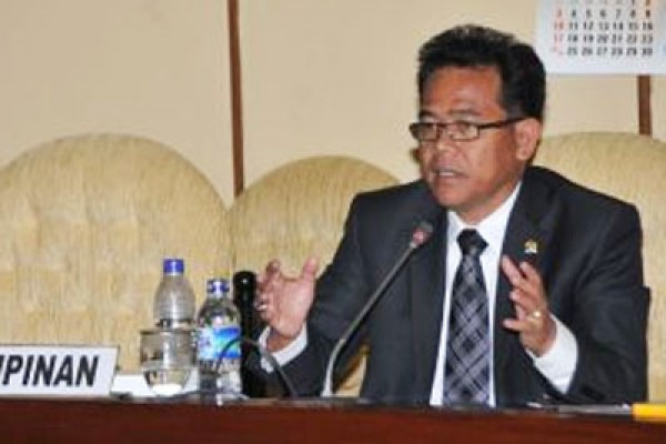 Yoseph Umar Hadi setiap hari berkereta api Yoseph Umar Hadi setiap hari berkereta api
