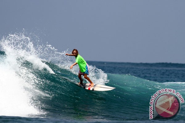 Kontes surfing meriahkan Kontes surfing meriahkan