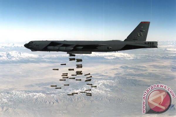 Pembom B-52 Amerika Serikat terbang di Korea Selatan Pembom B-52 Amerika Serikat terbang di Korea Selatan