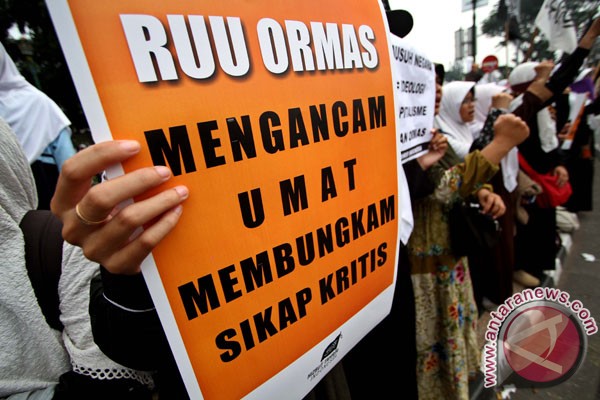 PKS akan cermati draft akhir RUU Ormas PKS akan cermati draft akhir RUU Ormas