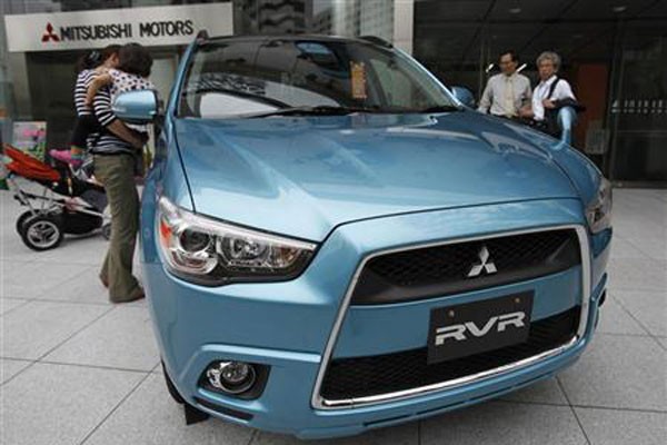 Mitsubishi Outlander hybrid bermasalah di baterai Mitsubishi Outlander hybrid bermasalah di baterai