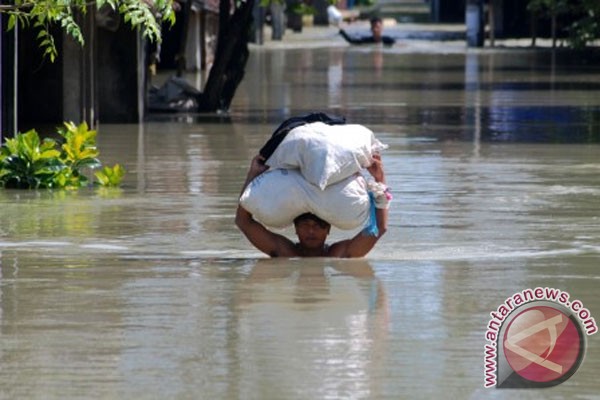 Tanggul Sungai Wulan di Demak kembali jebol Tanggul Sungai Wulan di Demak kembali jebol