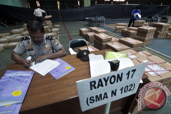 UN SMA di Kalimantan Selatan ditunda UN SMA di Kalimantan Selatan ditunda