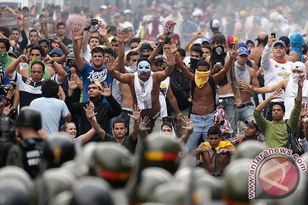 Kerusuhan pasca Pemilu Venezuela, tujuh orang meninggal Kerusuhan pasca Pemilu Venezuela, tujuh orang meninggal