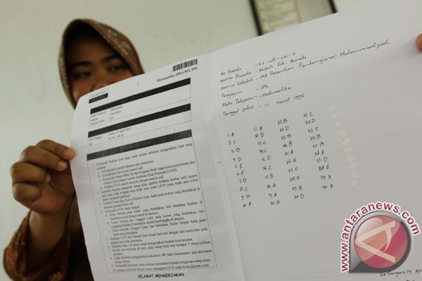 Mamuju Utara kekurangan naskah UN 2013 Mamuju Utara kekurangan naskah UN 2013