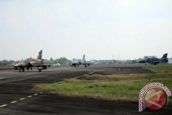 Dua personel TNI AU luka parah saat relokasi warga Dua personel TNI AU luka parah saat relokasi warga