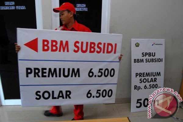 Presiden Yudhoyono tidak akan umumkan kenaikan BBM Presiden Yudhoyono tidak akan umumkan kenaikan BBM