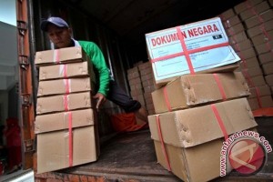 naskah soal Ujian Nasional (UN) SMP. (FOTO ANTARA/Noveradika