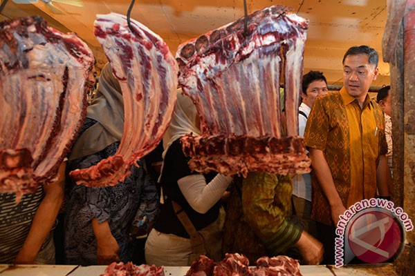 Harga daging sapi mulai stabil Harga daging sapi mulai stabil