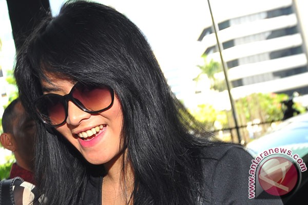 Vitalia Seshya penuhi panggilan KPK Vitalia Seshya penuhi panggilan KPK