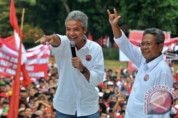 23 Agustus, pelantikan Gubernur Jateng 2013-2018 23 Agustus, pelantikan Gubernur Jateng 2013-2018