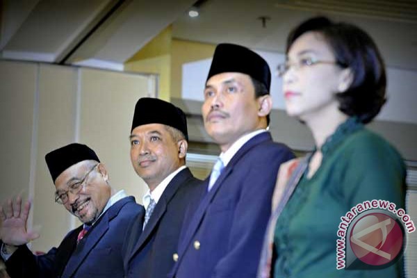 KPK resmi punya dua penasihat KPK resmi punya dua penasihat