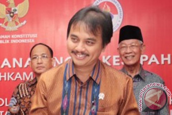 Menpora tinjau penyaluran BLSM DIY Menpora tinjau penyaluran BLSM DIY