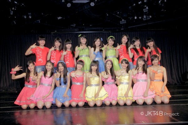 JKT48 umumkan Ketua Tim K saat konser JKT48 umumkan Ketua Tim K saat konser