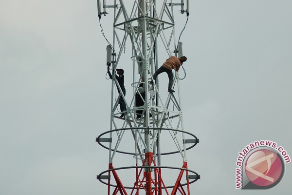 Operator telekomunikasi berlomba lepas menara