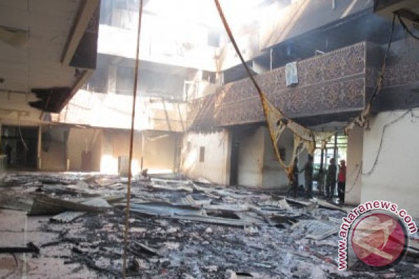 Kantor gubernur NTT terbakar Kantor gubernur NTT terbakar