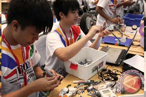 Yuk lihat olimpiade robot Indonesia Yuk lihat olimpiade robot Indonesia