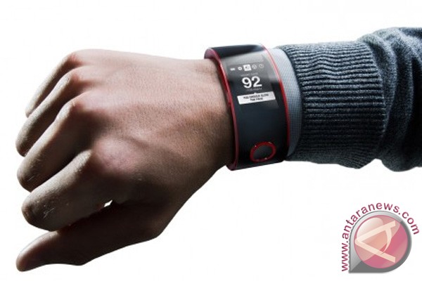 Nissan juga buat smartwatch untuk pengemudi Nissan juga buat smartwatch untuk pengemudi
